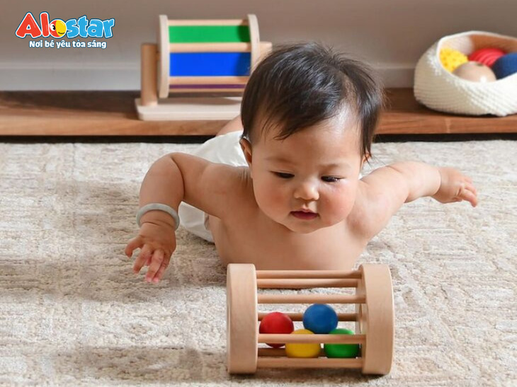 Đồ chơi giáo dục từ sớm giúp trẻ phát triển trí não và cơ thể toàn diện hơn.