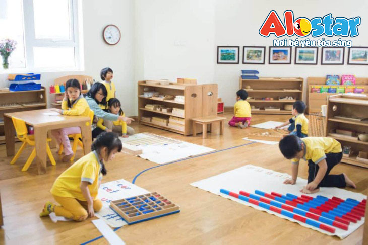 Với phương pháp Montessori trẻ được tự mình lựa chọn và chịu trách nhiệm