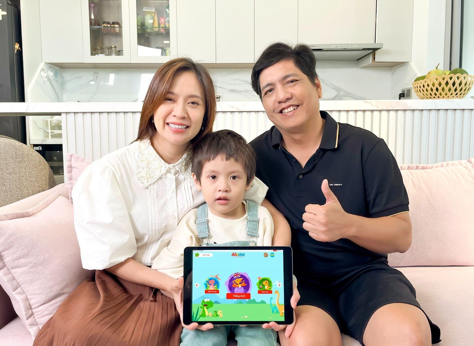 Gia đình nghệ sĩ Thanh Thúy tin tưởng lựa chọn Alostar cho con