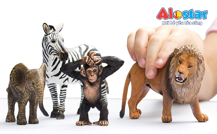 Mô hình các loài động vật là mẫu đồ chơi quen thuộc và có giá thành rẻ